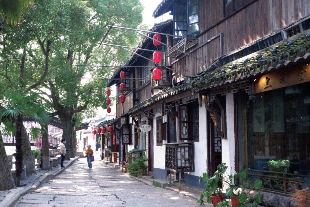 肚子右侧最下面有点疼是怎么回事？游戏画面